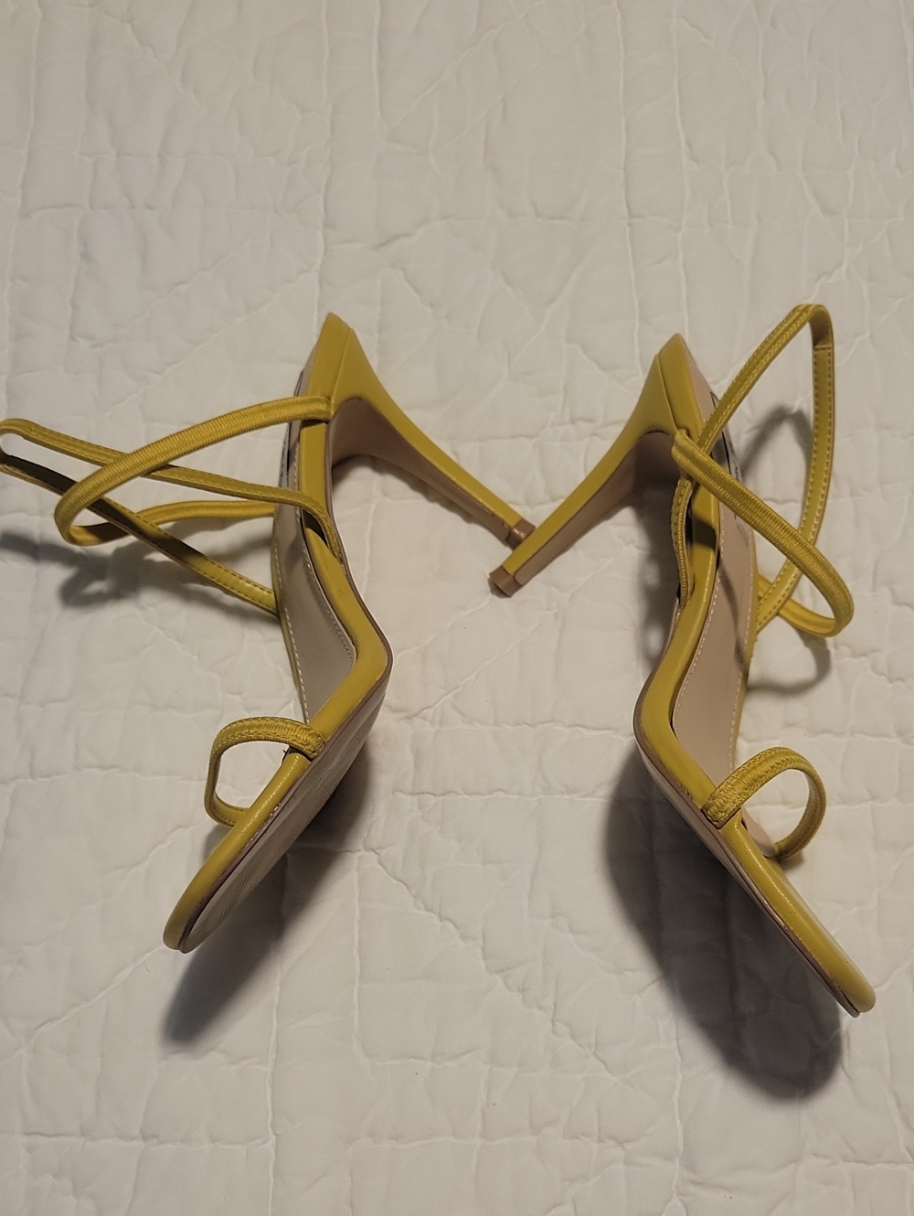 Steve Madden Yellow Strappy Block Heel Sandals - Picture 3 of 4
